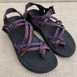 Chacos Boulder Z2 Purple Red Black Sandals, Hikers, Adjustable, Women's 8